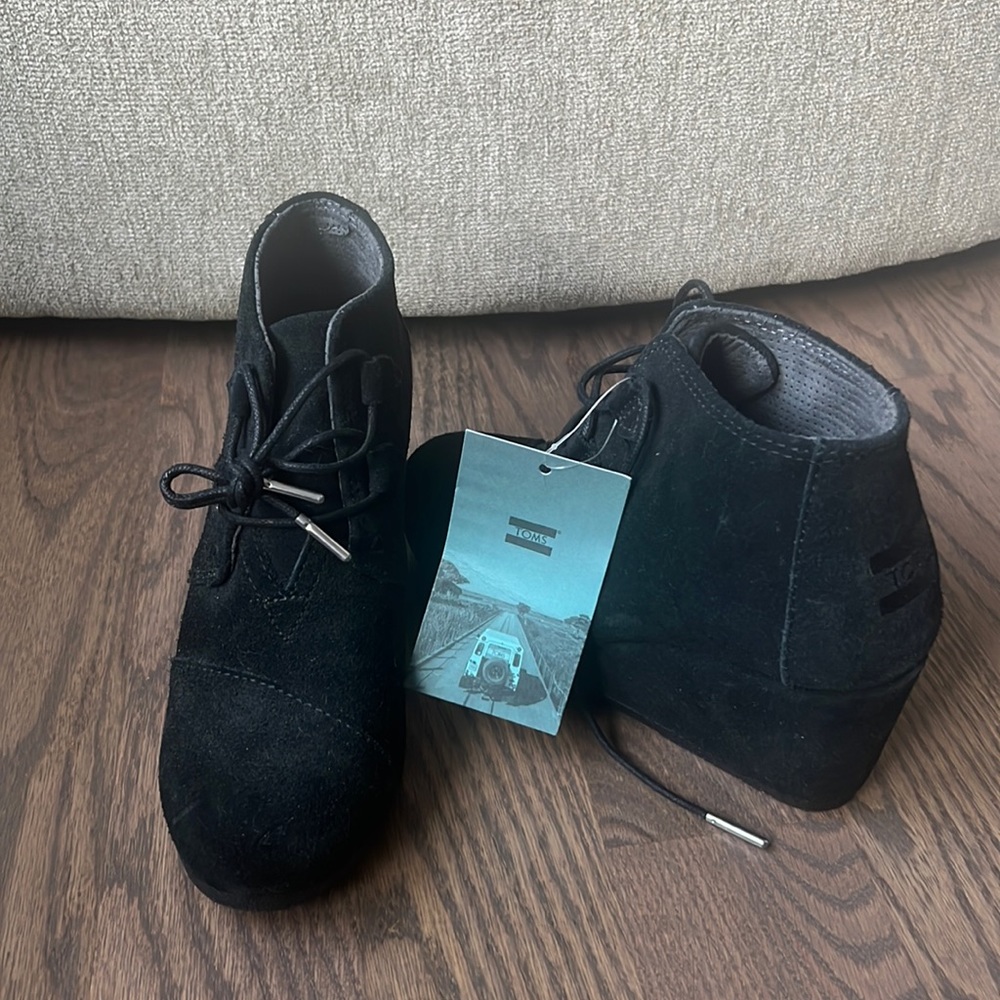Tom’s. Black